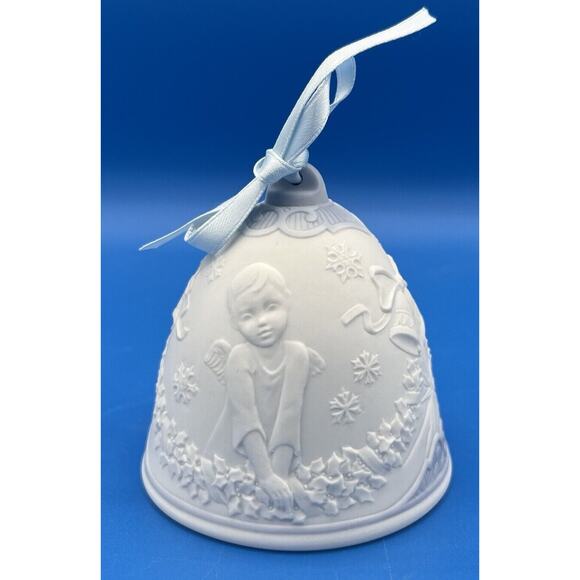 Lladro 2000 Limited Edition Christmas Bell Porcelain (No Box) *Pre-Owned* - Picture 3 of 9